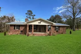 2112 Inwood Rd, Grand Ridge, FL 32442 - Photo 1