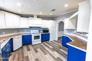 20507 Spires St, Panama City Beach, FL 32413 - Photo 9