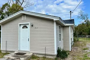 1804 Hickory Ave, Panama City, FL 32405 - Photo 1