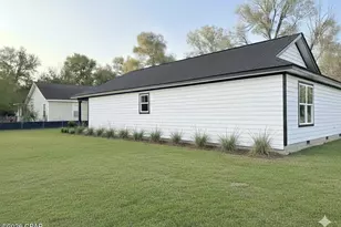 815 E 12th Ct, Panama City, FL 32401 - Photo 3