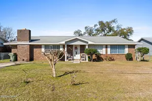 916 Michigan Ave, Lynn Haven, FL 32444 - Photo 1