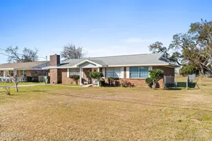 916 Michigan Ave, Lynn Haven, FL 32444 - Photo 9