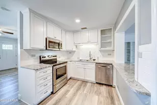 3105 W 21st Ct, Panama City, FL 32405 - Photo 9