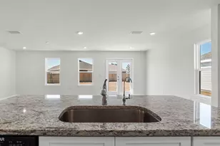 4029 Zinnia Dr, Chipley, FL 32428 - Photo 3