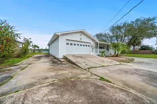 1135 N Bay Dr, Lynn Haven, FL 32444 - Photo 35