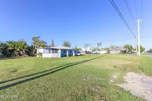 1118 Michigan Ave, Lynn Haven, FL 32444 - Photo 9