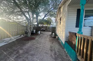 5225 Long John Dr, Panama City, FL 32408 - Photo 9