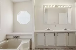 586 Hickory Bluff Dr, Panama City, FL 32409 - Photo 15