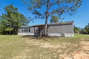 1884 Bayview Ln, Cottondale, FL 32431 - Photo 1