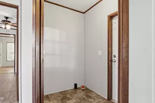 1884 Bayview Ln, Cottondale, FL 32431 - Photo 9