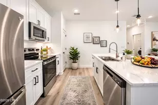 2021 Baldwin St, Chipley, FL 32428 - Photo 9