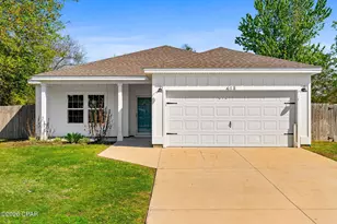 613 Live Oak Ln, Panama City, FL 32408 - Photo 1