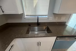 3914 Venetian Cir, Panama City, FL 32405 - Photo 9