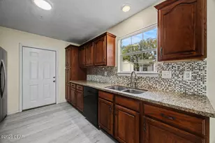 528 Hyde Park Dr, Crestview, FL 32539 - Photo 11