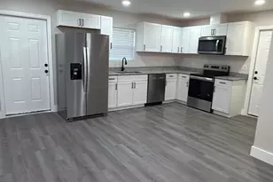 801 E 12th Ct, Panama City, FL 32404 - Photo 3