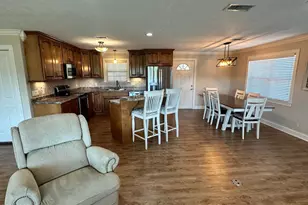 7426 Berry Dr, Grand Ridge, FL 32442 - Photo 3