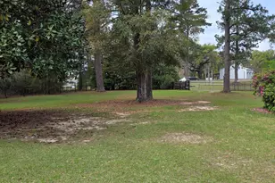 2491 River Rd, Caryville, FL 32427 - Photo 23