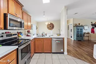 869 Peacock Cir, Youngstown, FL 32466 - Photo 3