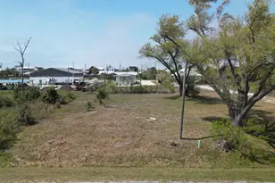 113 N 13th St, Mexico Beach, FL 32456 - Photo 1