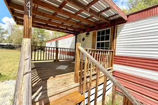 241 Leonardo Ln, Defuniak Springs, FL 32433 - Photo 5