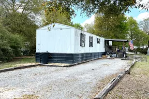 221 Leonardo Ln, Defuniak Springs, FL 32433 - Photo 3