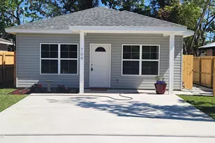 709 E 10th Ct, Panama City, FL 32401 - Photo 1