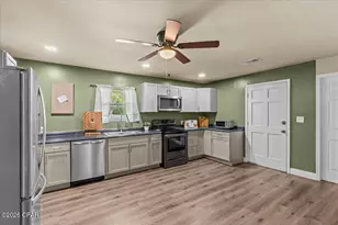 1021 8th Ave, Graceville, FL 32440 - Photo 11