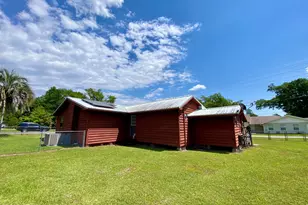 6913 Broadway St, Grand Ridge, FL 32442 - Photo 21