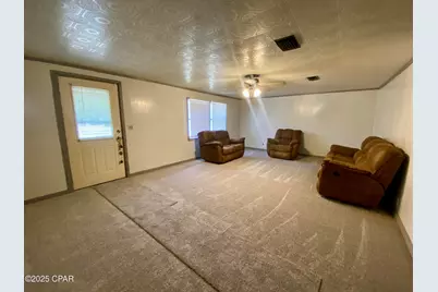 6913 Broadway Street, Grand Ridge, FL 32442 - Photo 5