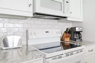 7205 Thomas Dr, Panama City, FL 32408 - Photo 9