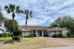 121 Dragon Cir, Panama City Beach, FL 32408 - Photo 1