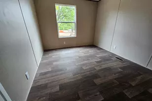 781 Bighorn Ave, Alford, FL 32420 - Photo 17