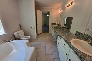 7883 Paula St, Sneads, FL 32460 - Photo 9