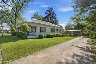 409 S Depot St, Bonifay, FL 32425 - Photo 3