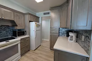 7205 Thomas Dr, Panama City Beach, FL 32408 - Photo 3