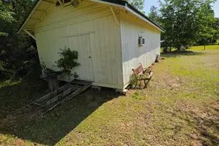 4070 McCall Ln, Marianna, FL 32448 - Photo 7