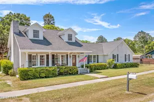 656 4th St, Chipley, FL 32428 - Photo 1