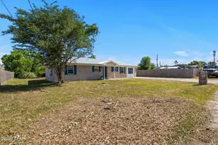 1812 Airport Cir, Panama City, FL 32405 - Photo 9