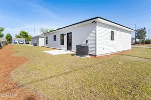 225 W 13th St, Panama City, FL 32401 - Photo 13