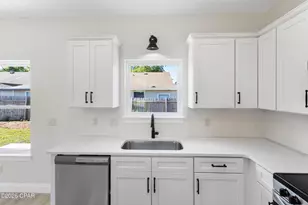 229 W 13th St, Panama City, FL 32401 - Photo 19
