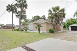 200 E 5th St, Lynn Haven, FL 32444 - Photo 7