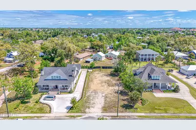 1248 W Beach Drive, Panama City, FL 32401 - Photo 15