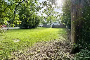 947 11th Ave, Graceville, FL 32440 - Photo 11