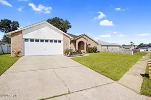 521 J H Crews Cir, Panama City, FL 32404 - Photo 3