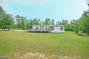 2504 Mildred Ln, Marianna, FL 32448 - Photo 9