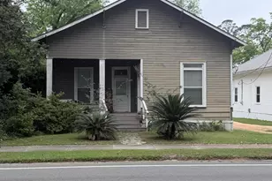 704 Main St, Chipley, FL 32428 - Photo 1