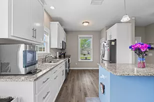 302 Lynnwood Ln, Lynn Haven, FL 32444 - Photo 9
