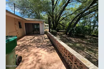 2007 Ambassador Court, Chipley, FL 32428 - Photo 9