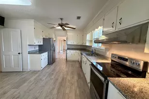 5370 Brown St, Graceville, FL 32440 - Photo 11