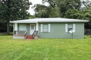 4298 South St, Marianna, FL 32448 - Photo 1